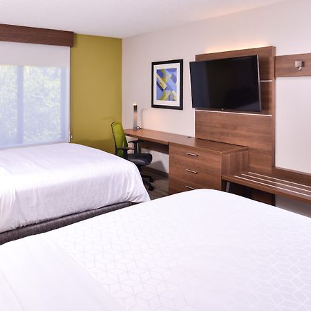 Holiday Inn Express Hotel & Suites Tampa-Anderson Road-Veterans Exp By Ihg West Chase Exterior photo