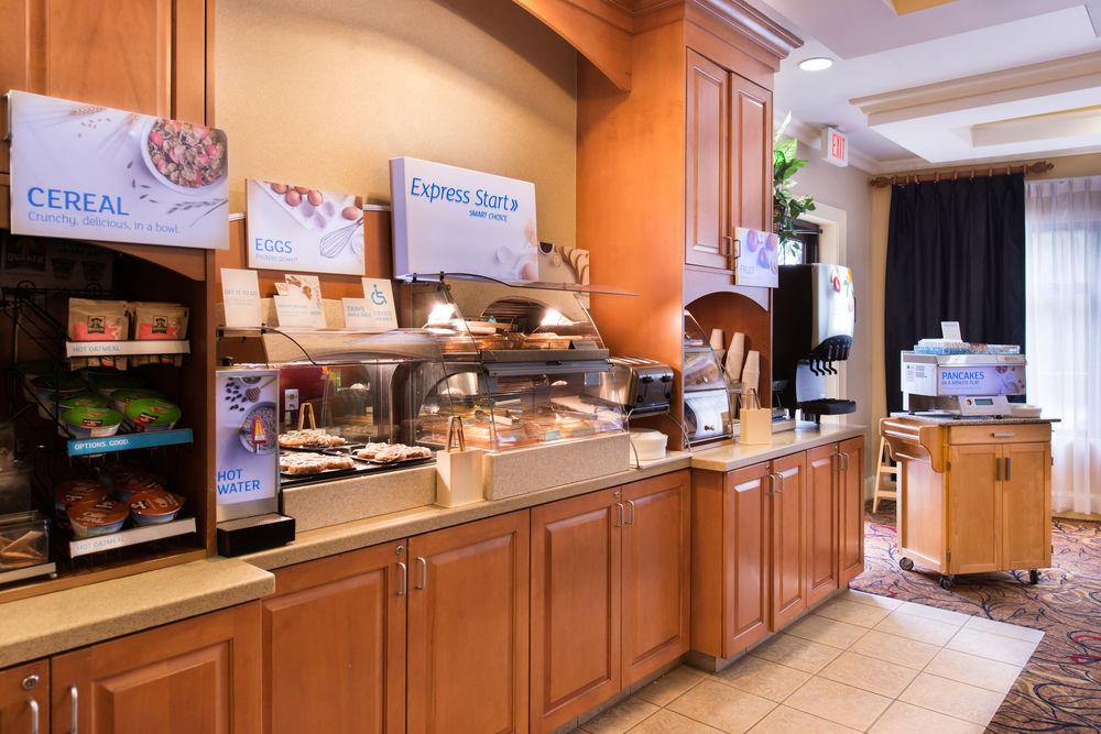 Holiday Inn Express Hotel & Suites Tampa-Anderson Road-Veterans Exp By Ihg West Chase Exterior photo