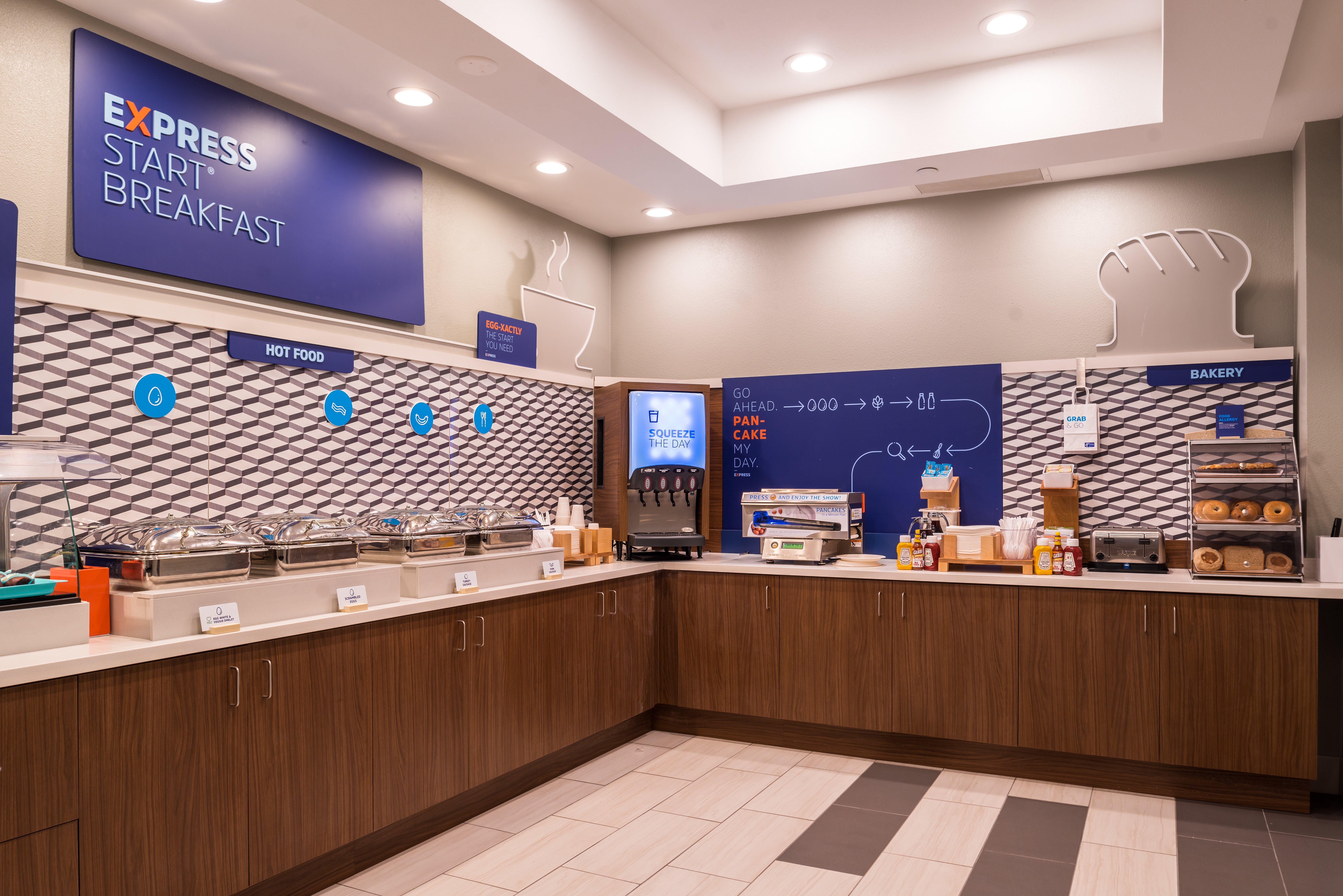 Holiday Inn Express Hotel & Suites Tampa-Anderson Road-Veterans Exp By Ihg West Chase Exterior photo