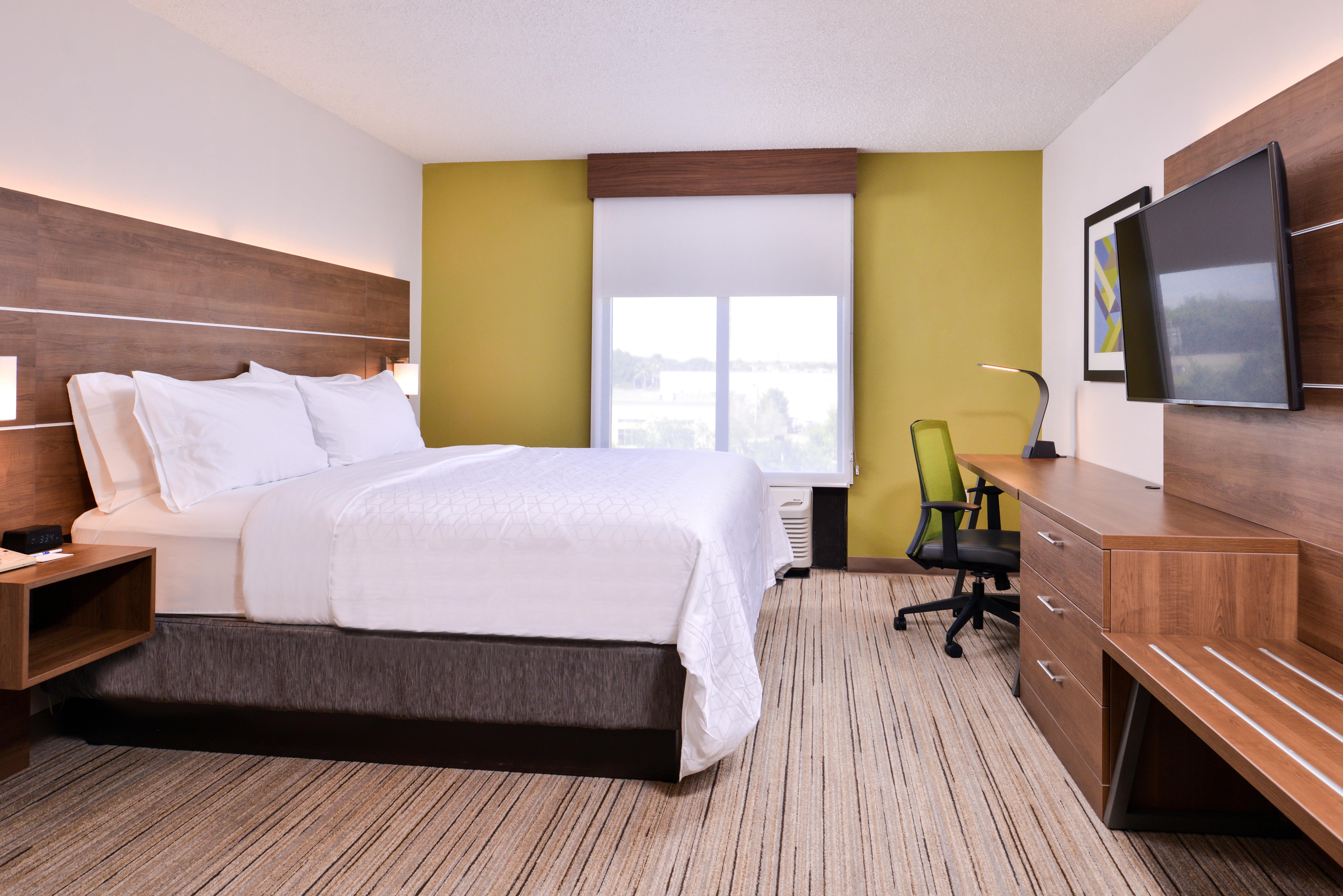 Holiday Inn Express Hotel & Suites Tampa-Anderson Road-Veterans Exp By Ihg West Chase Exterior photo