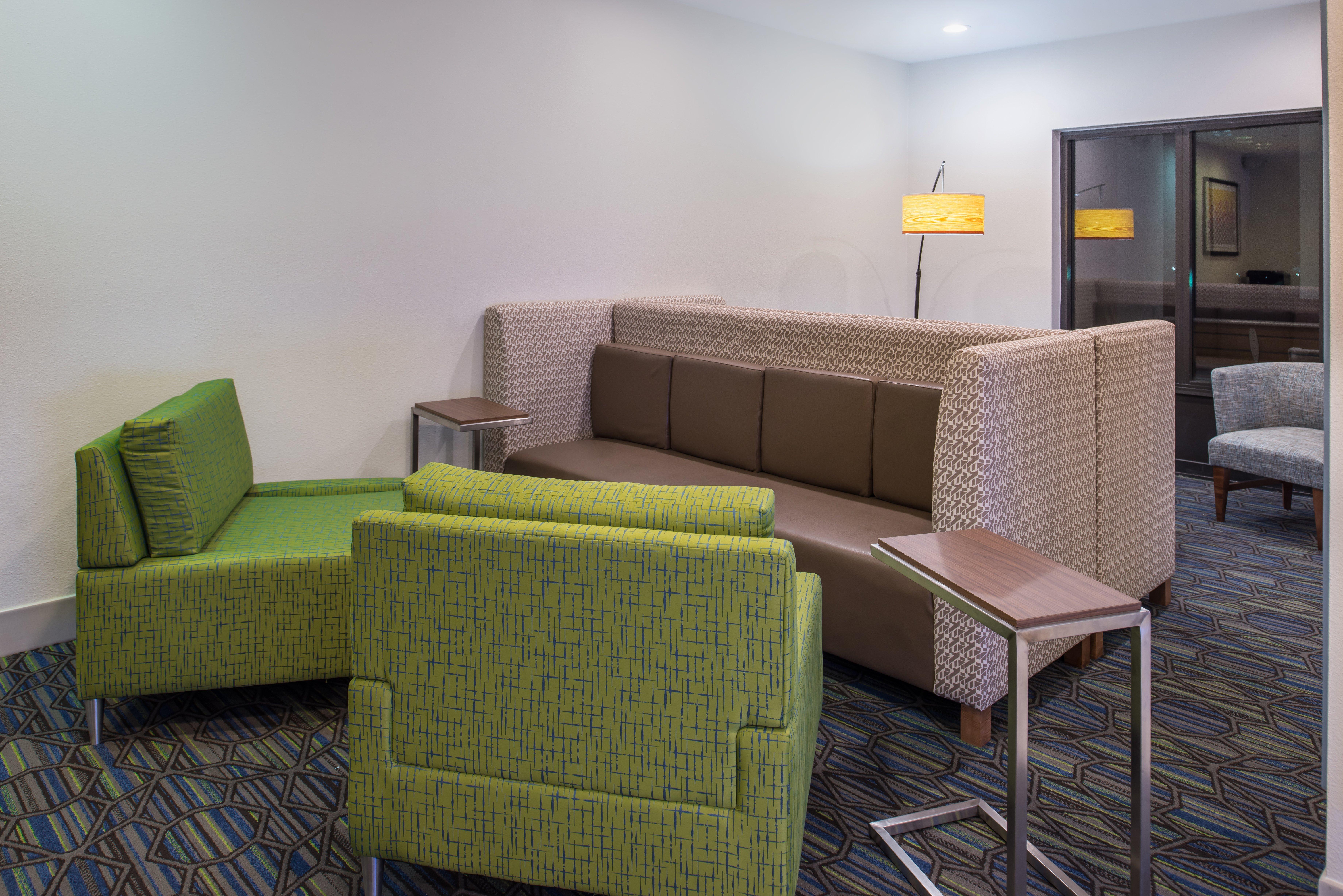 Holiday Inn Express Hotel & Suites Tampa-Anderson Road-Veterans Exp By Ihg West Chase Exterior photo