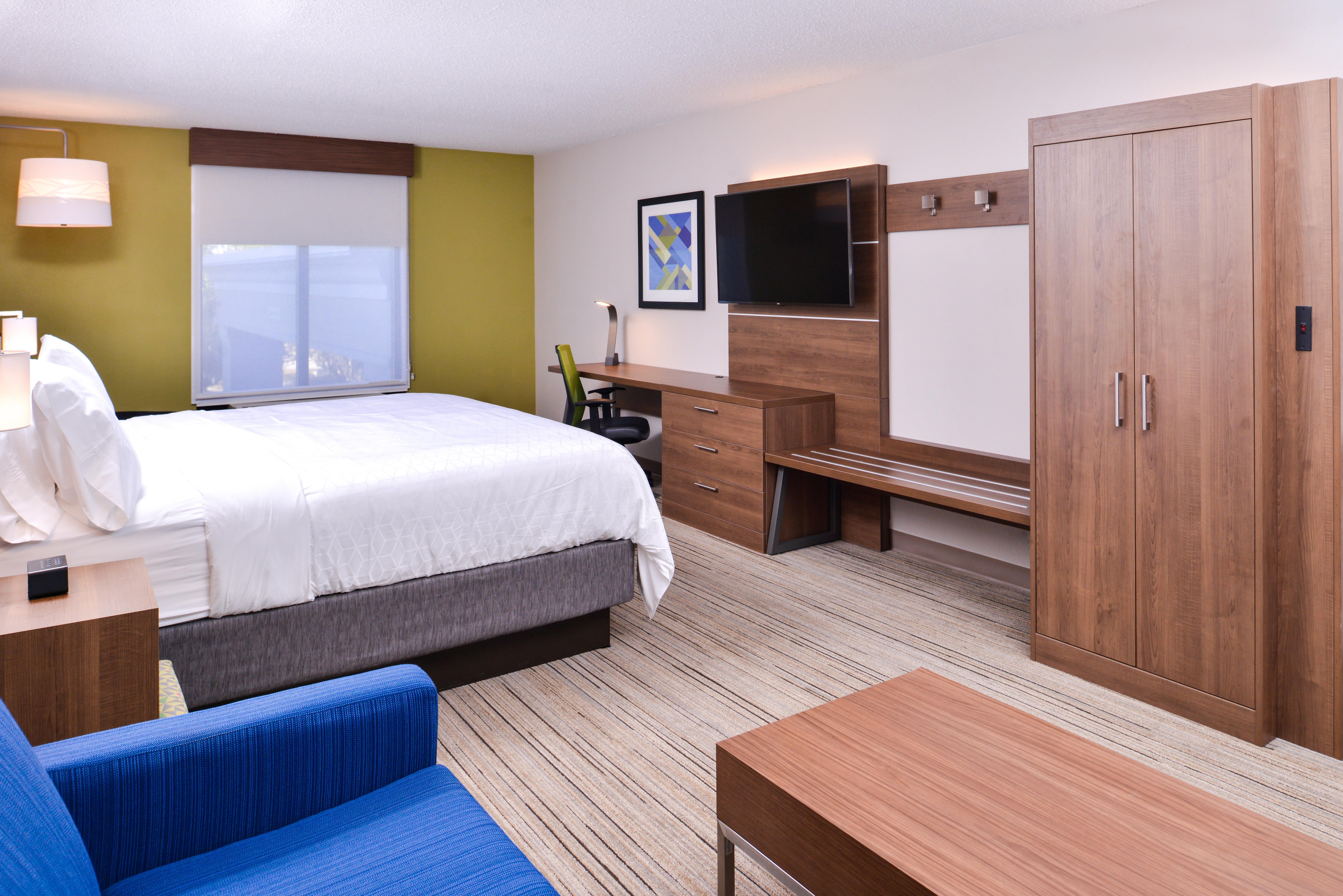 Holiday Inn Express Hotel & Suites Tampa-Anderson Road-Veterans Exp By Ihg West Chase Exterior photo