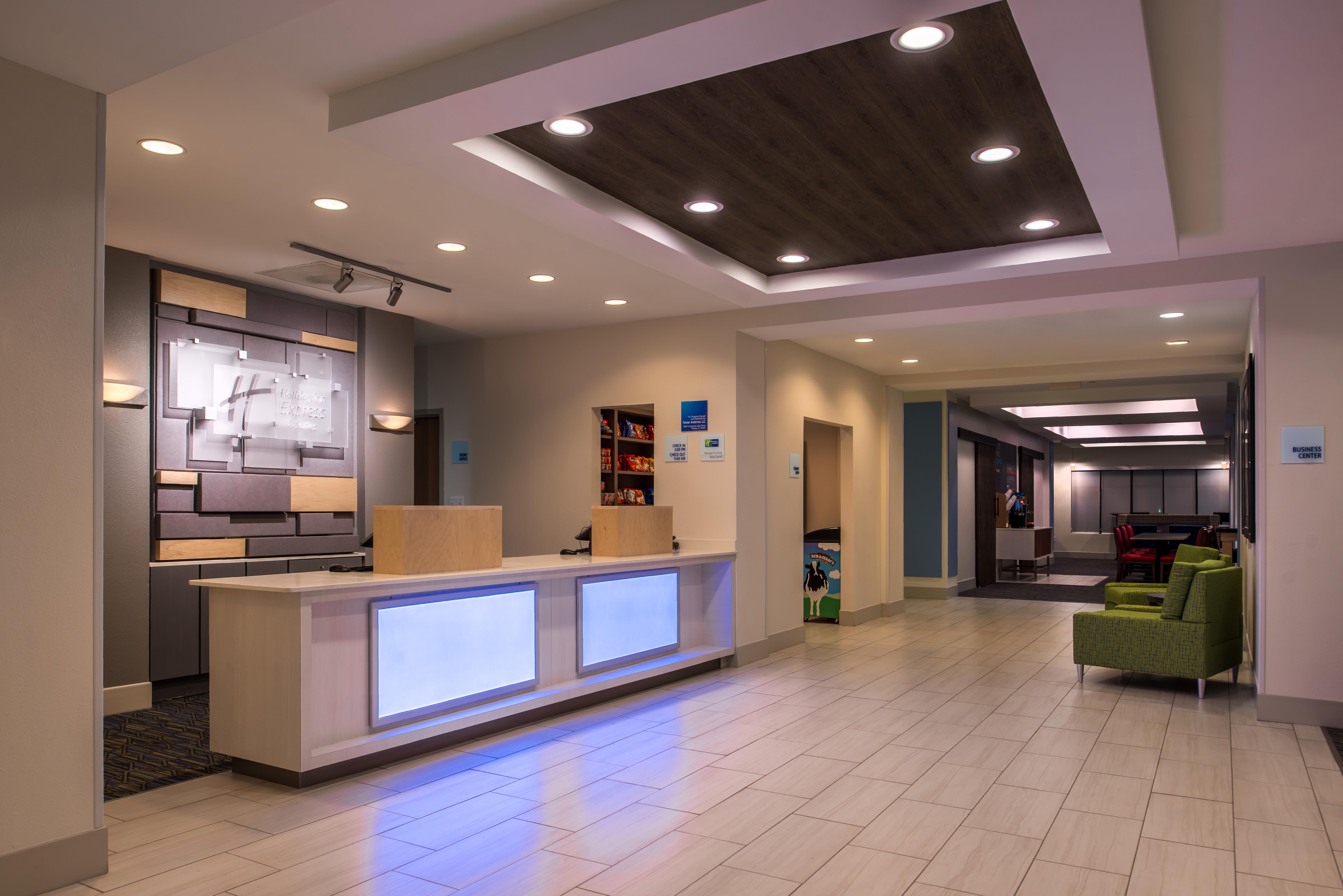 Holiday Inn Express Hotel & Suites Tampa-Anderson Road-Veterans Exp By Ihg West Chase Exterior photo