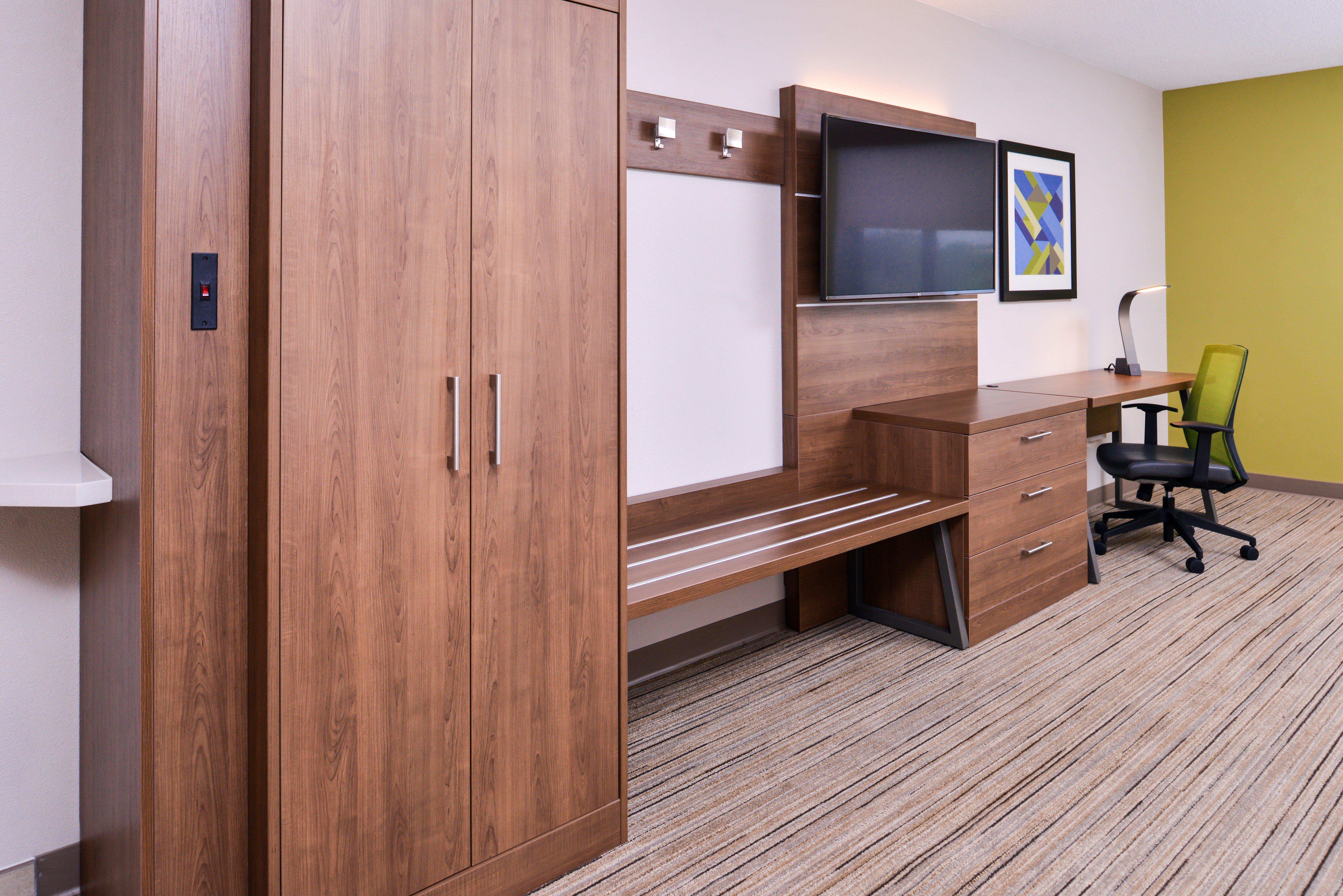 Holiday Inn Express Hotel & Suites Tampa-Anderson Road-Veterans Exp By Ihg West Chase Exterior photo