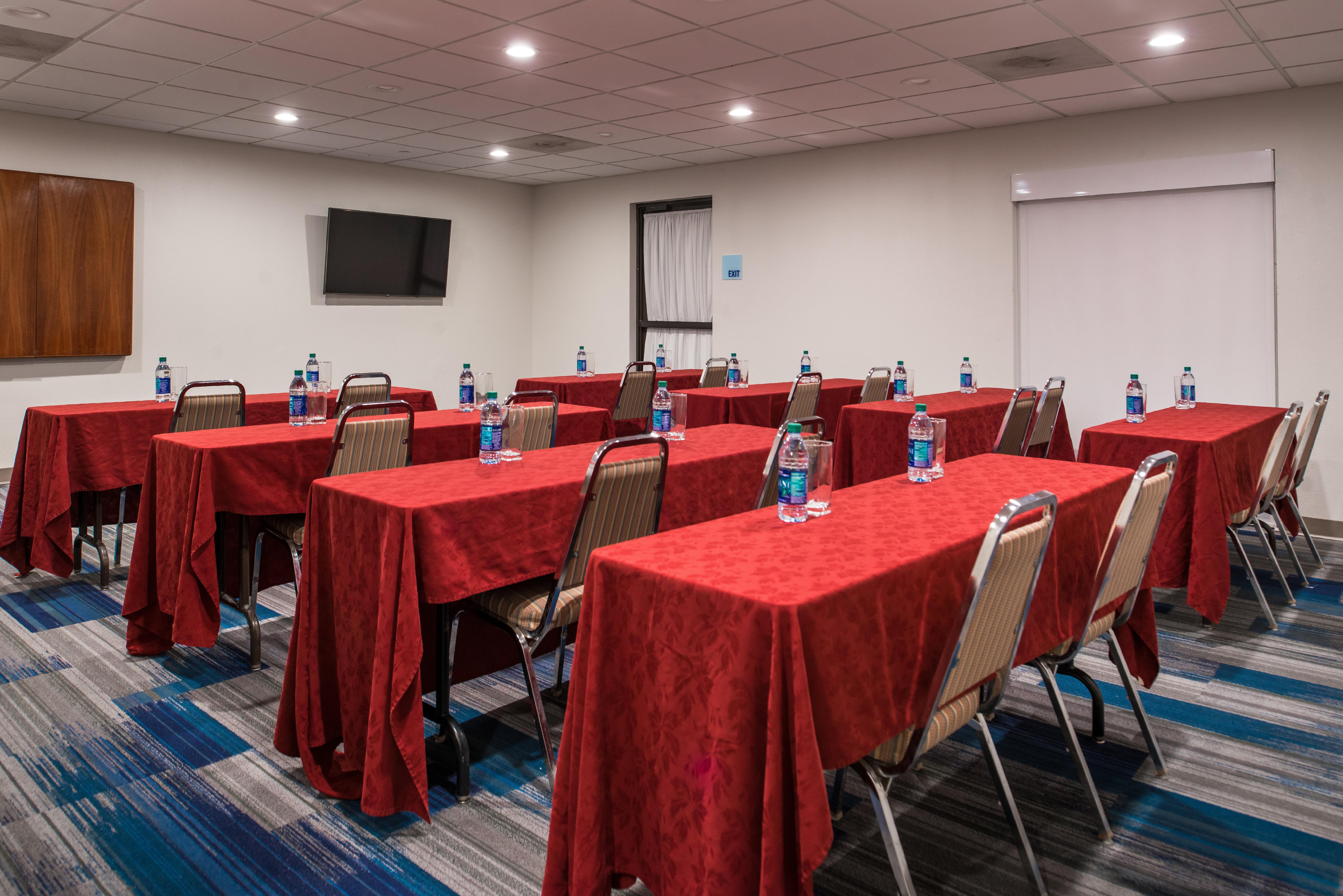 Holiday Inn Express Hotel & Suites Tampa-Anderson Road-Veterans Exp By Ihg West Chase Exterior photo