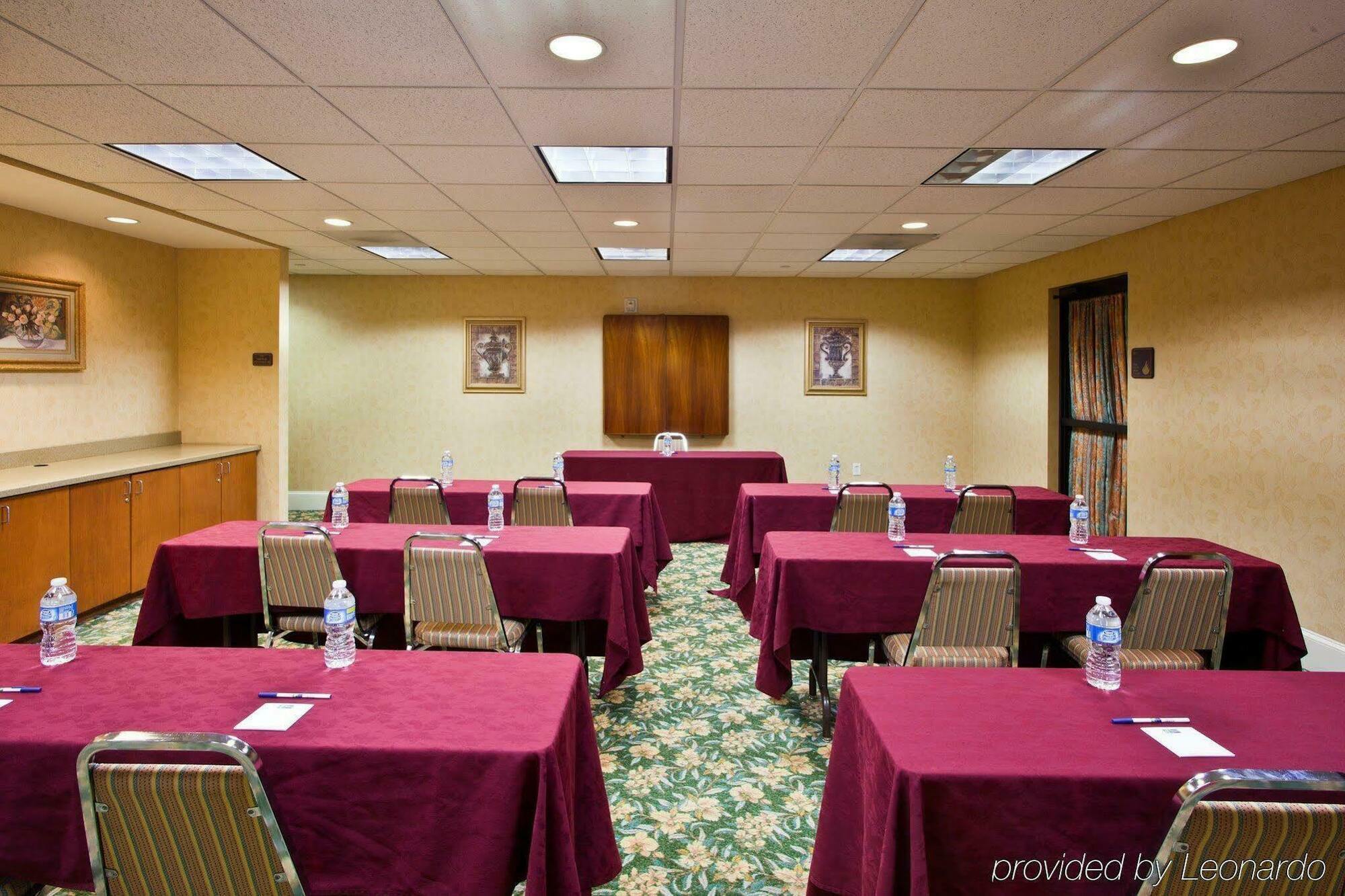 Holiday Inn Express Hotel & Suites Tampa-Anderson Road-Veterans Exp By Ihg West Chase Facilities photo